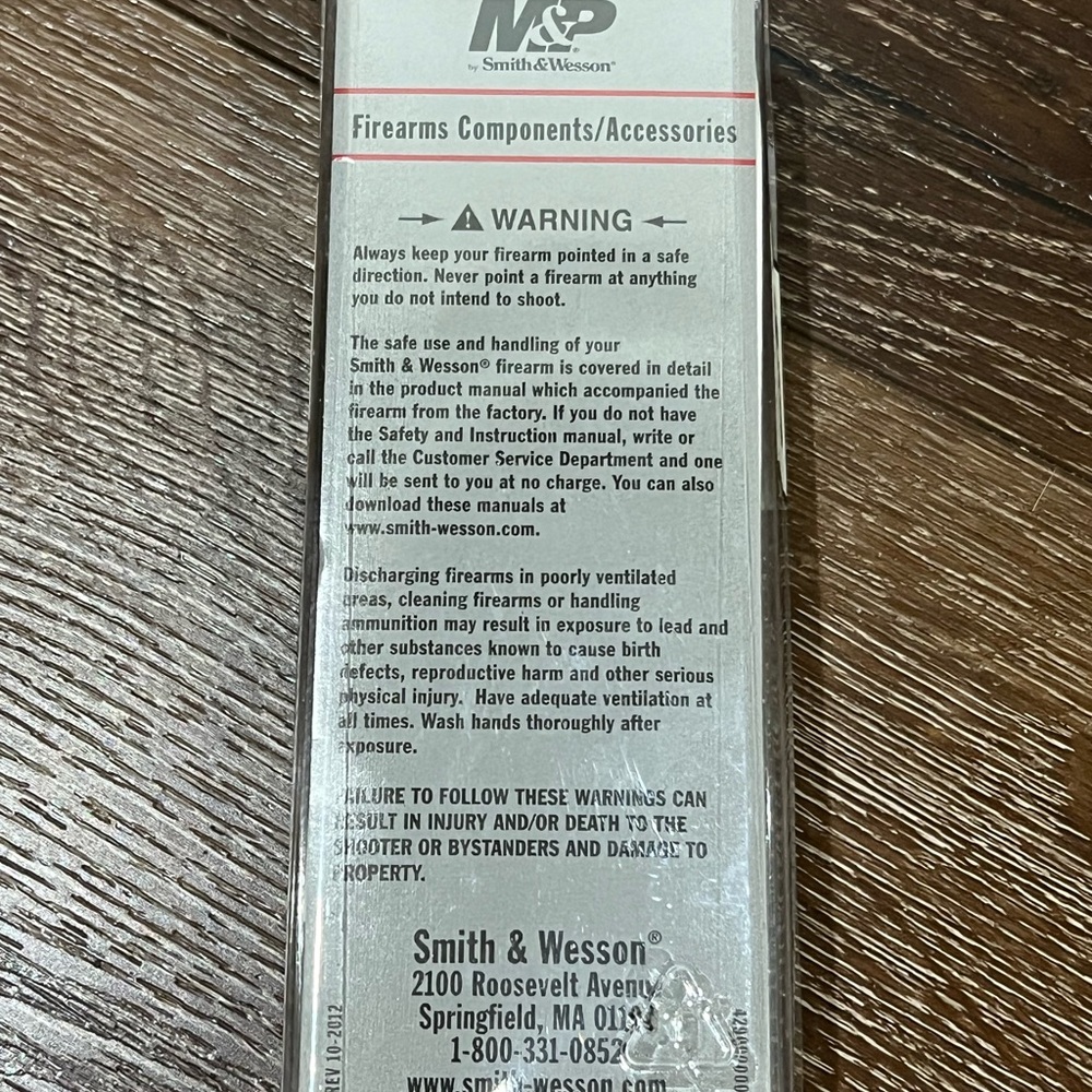 NWT M&P by smith and wesson 9 shield 4 total - Picture 4 of 8